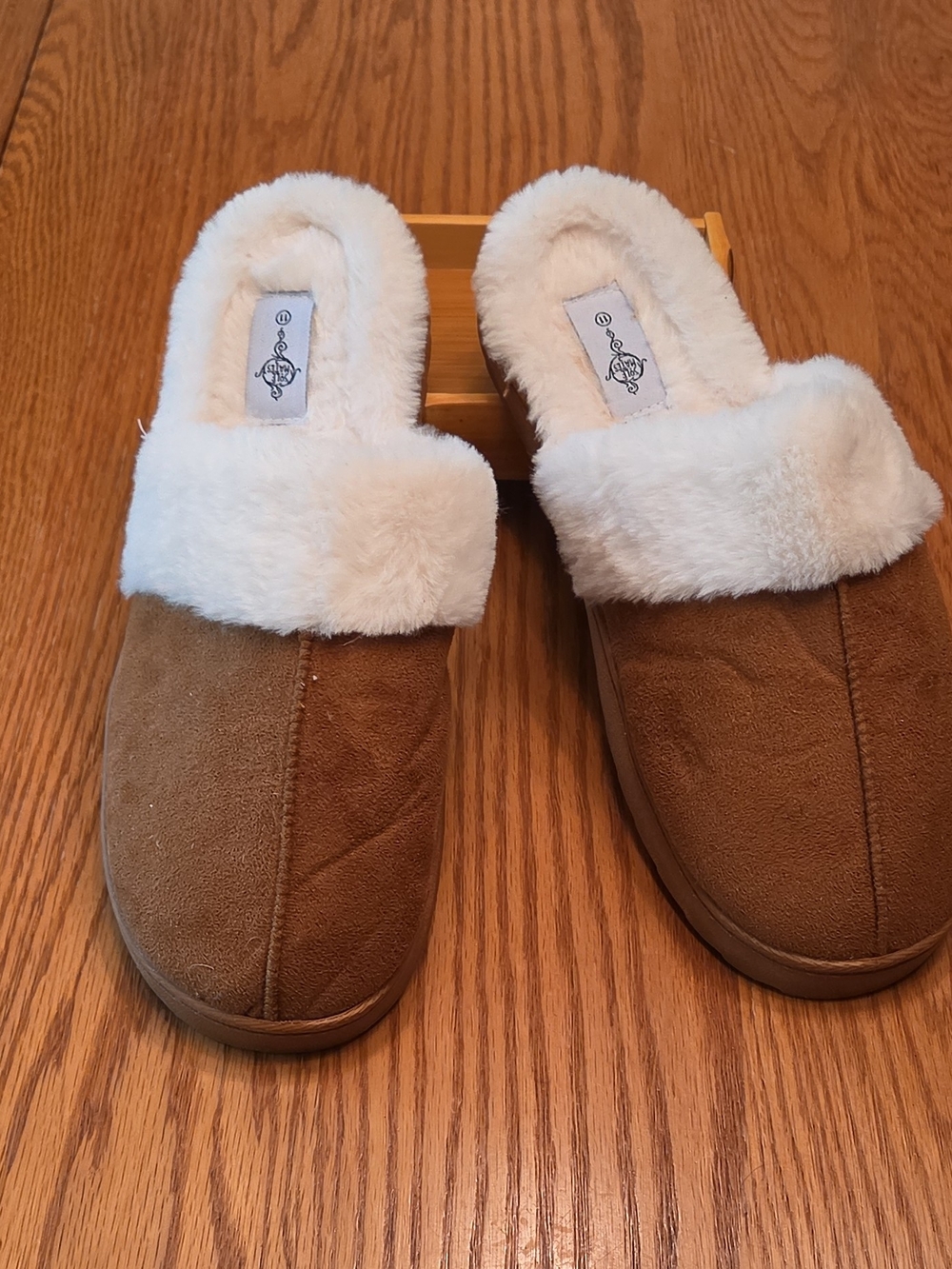 Soul Mates Women's Faux-Fur Cuffed Slip-On Slippers - Brown Size 11